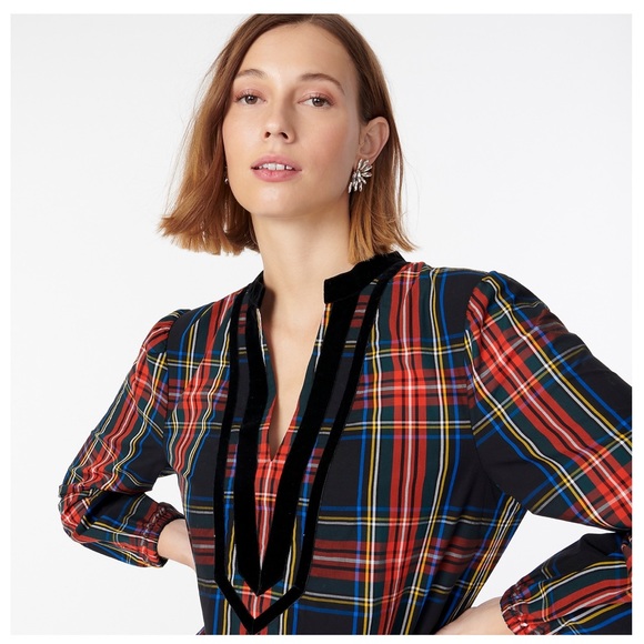 Velvet-trimmed V-neck tunic-black Stewart tartan - Picture 2 of 4